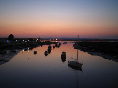 Y muchos se van de viaje para ver maravillas